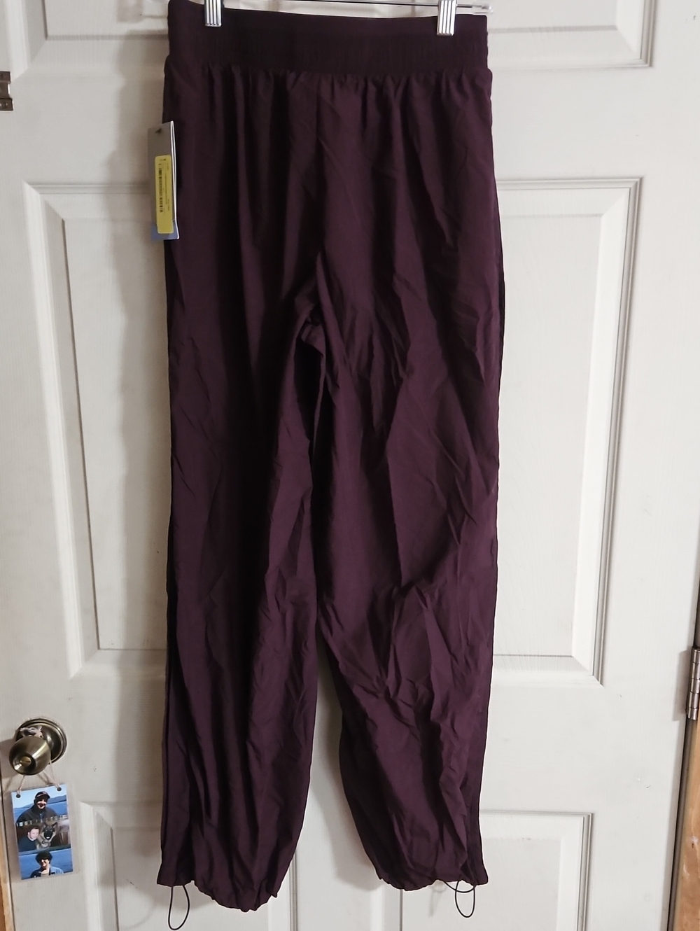 Avia Crinkle Pants with Pleated Knees: MOLTEN EARTH: NEW WITH TAGS: XS (0-2) - Picture 4 of 4